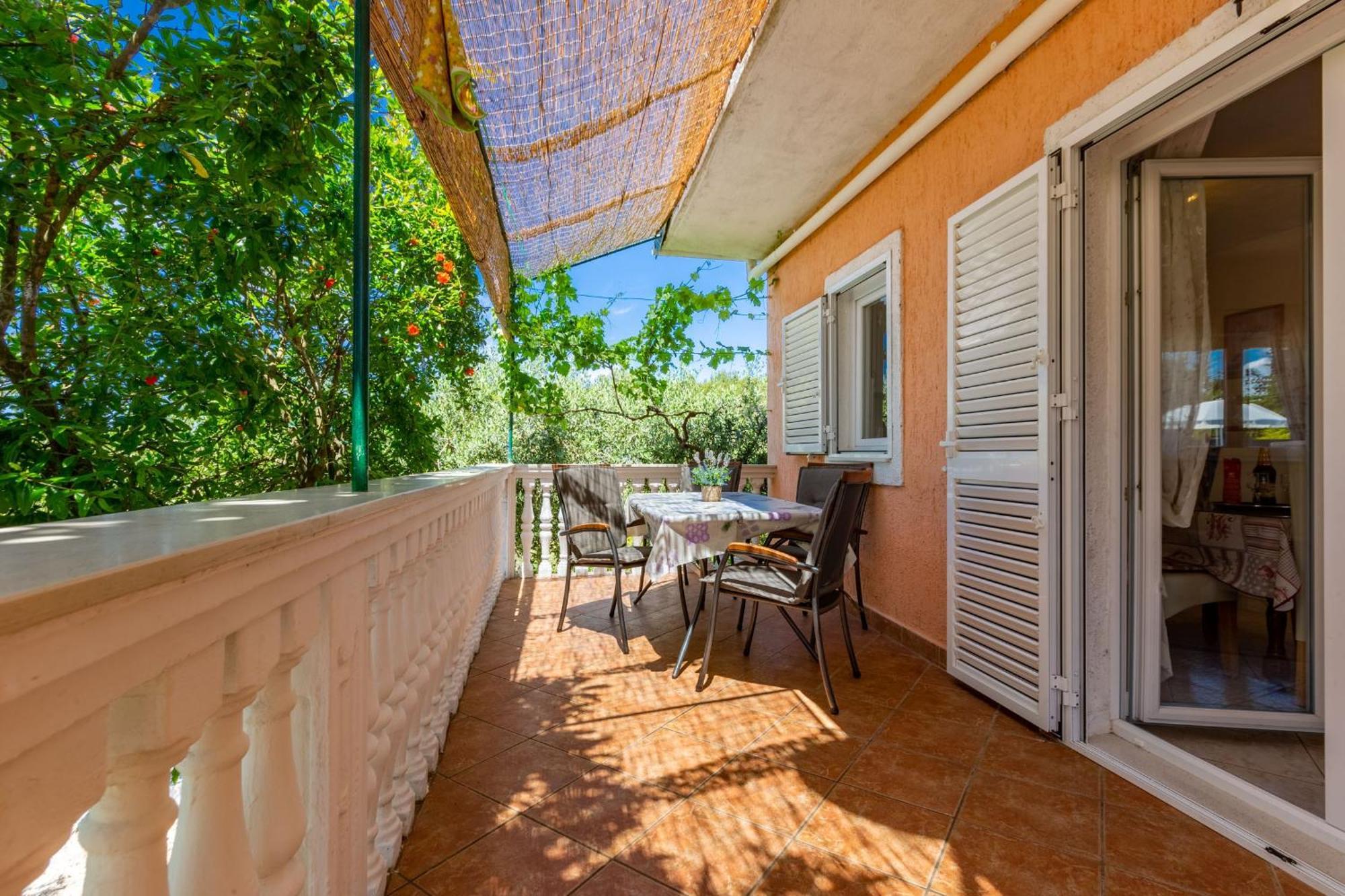 Holiday Home Flora Zara Esterno foto