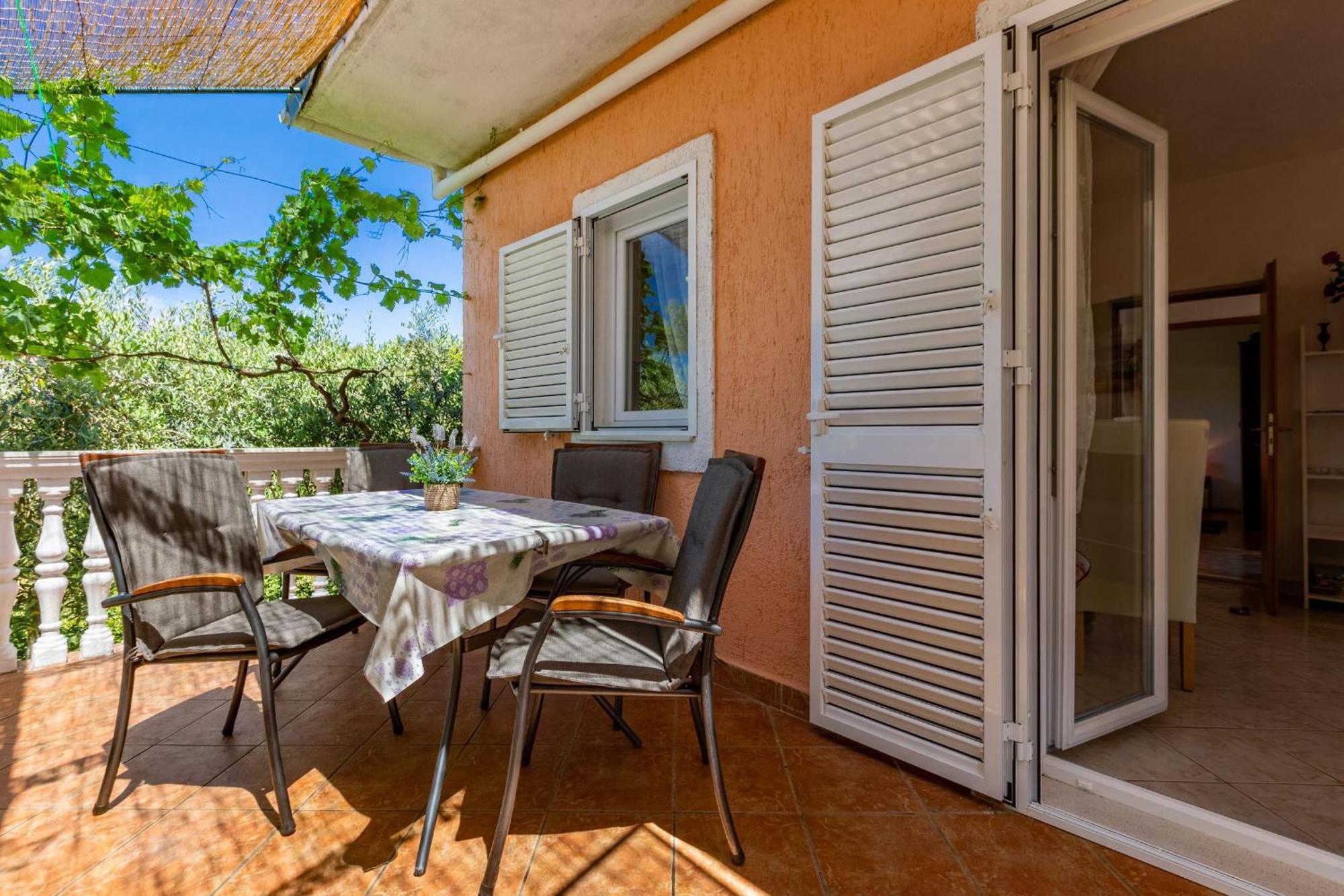 Holiday Home Flora Zara Esterno foto